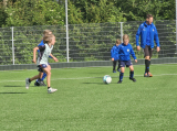 Laatste training S.K.N.W.K. JO10-1 (partijtje tegen de ouders) van woensdag 22 mei 2024 (59/133)